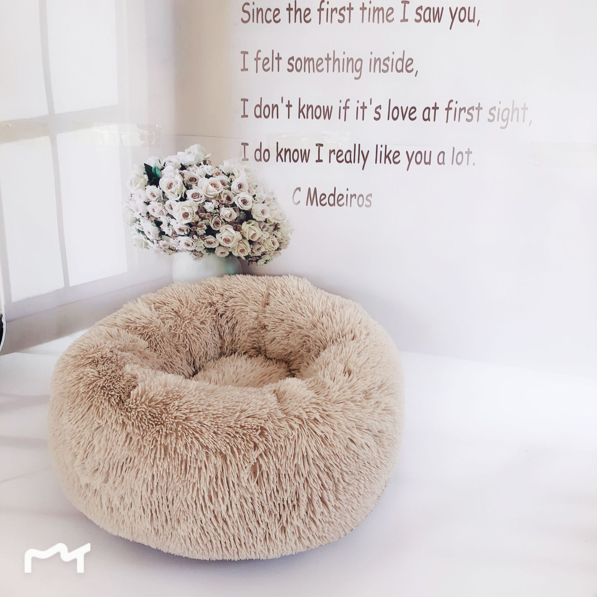 Luxury Plush Pet Nest Soft Warm Cozy Bed for Dogs & Cats