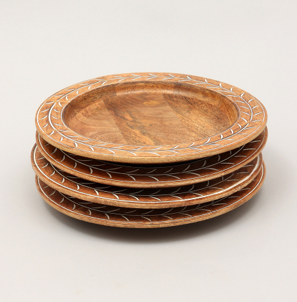 Handcrafted 13-Inch Wooden Charger Plate – Rustic Dining Decor