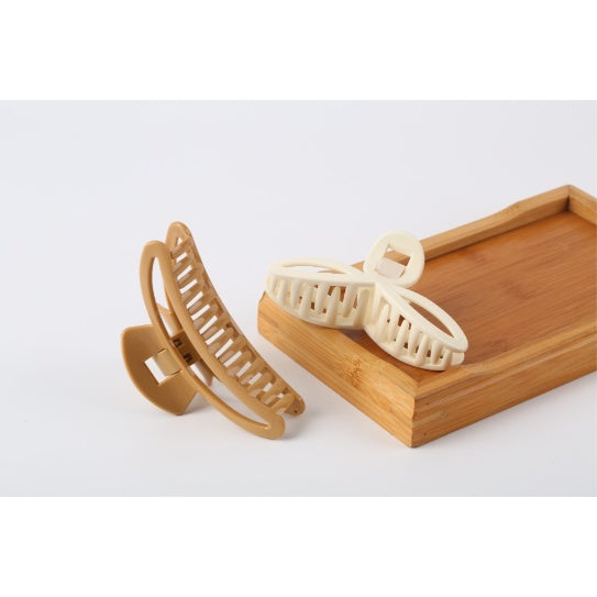 Trendy Korean Cross Hair Clip Strong Grip Stylish Hair Accessory