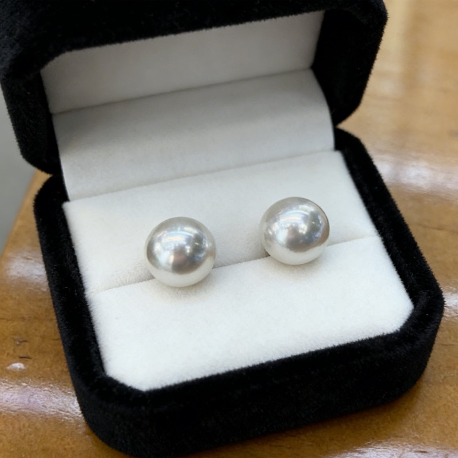 Luxury Pearl Earrings – Elegant Classic Jewelry for Women