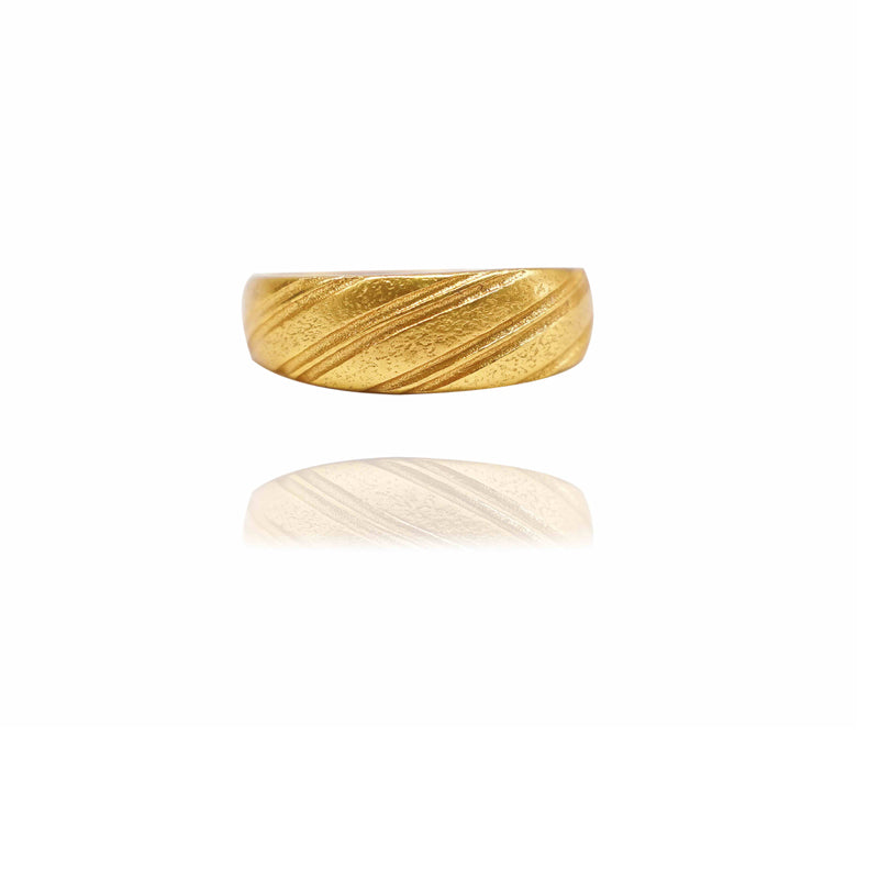 Luxury 24K Gold Dome Croissant Band Ring – Elegant Statement