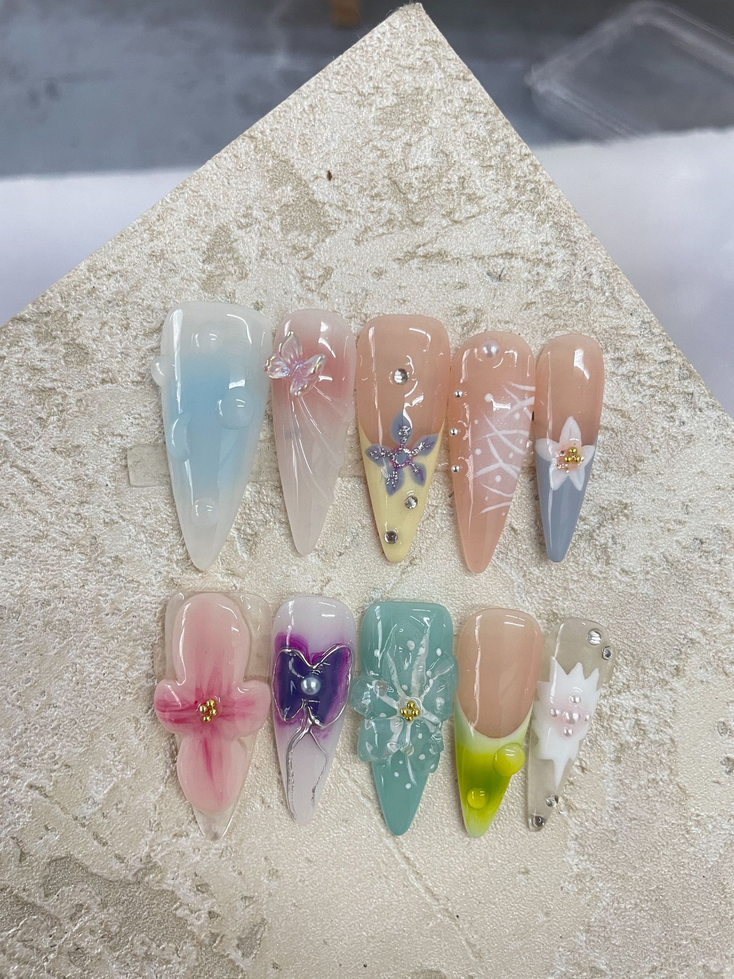 Hand-Painted 3D Elegant Long Armor Press On Nails
