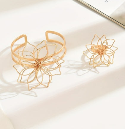 Luxury Women Jewelry Set Ring Bracelet Geometric Floral Design
