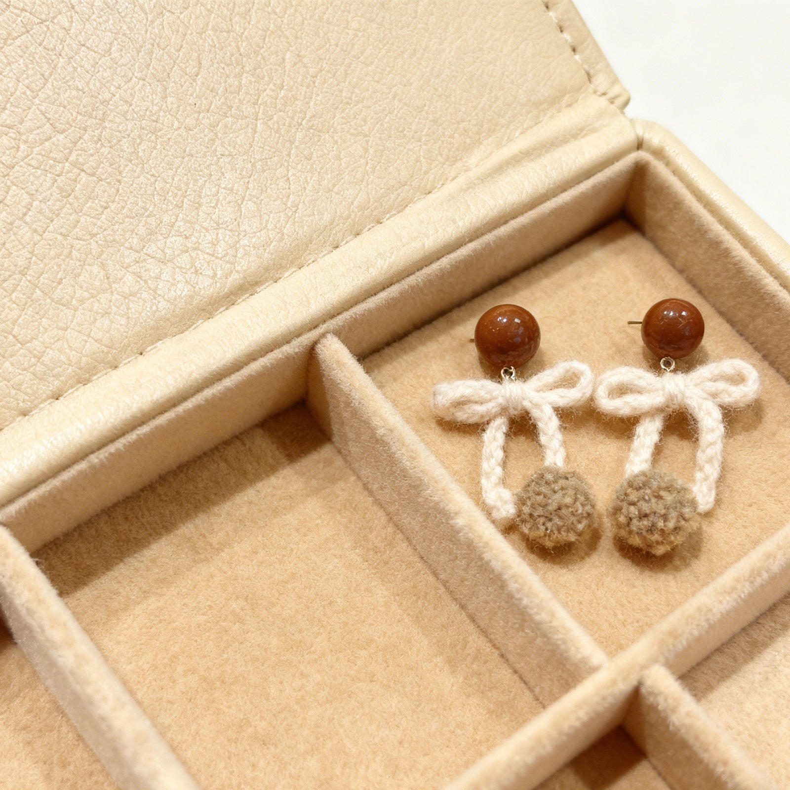 Luxury Bow Earrings Elegant Feminine Statement Jewelry